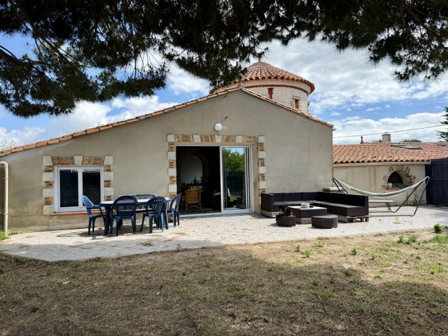 Maison en pierres - 5 pièces - coup de coeur assurés et tour d'exception