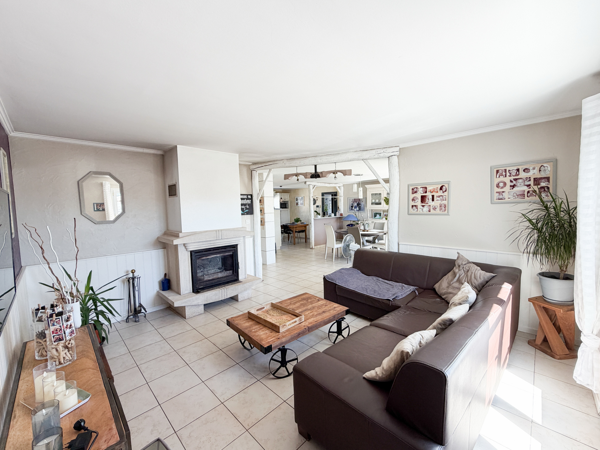 À quelques pas des commerces   Maison 3 chambres avec garage de 42 m2 et terrain clos de 798 m2