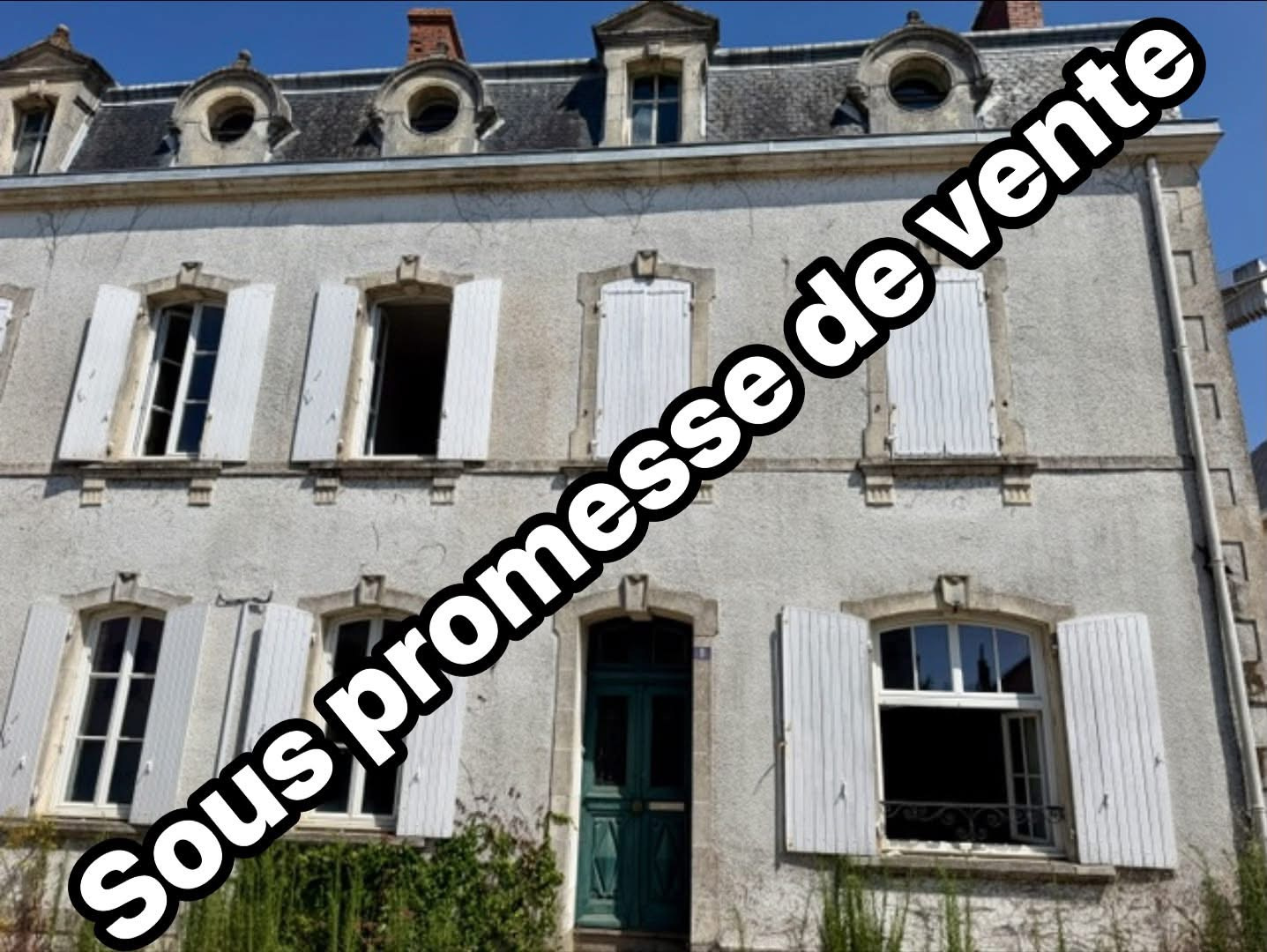 Maison de Maitre à rénover 8 pièces avec combles et cave - centre ville